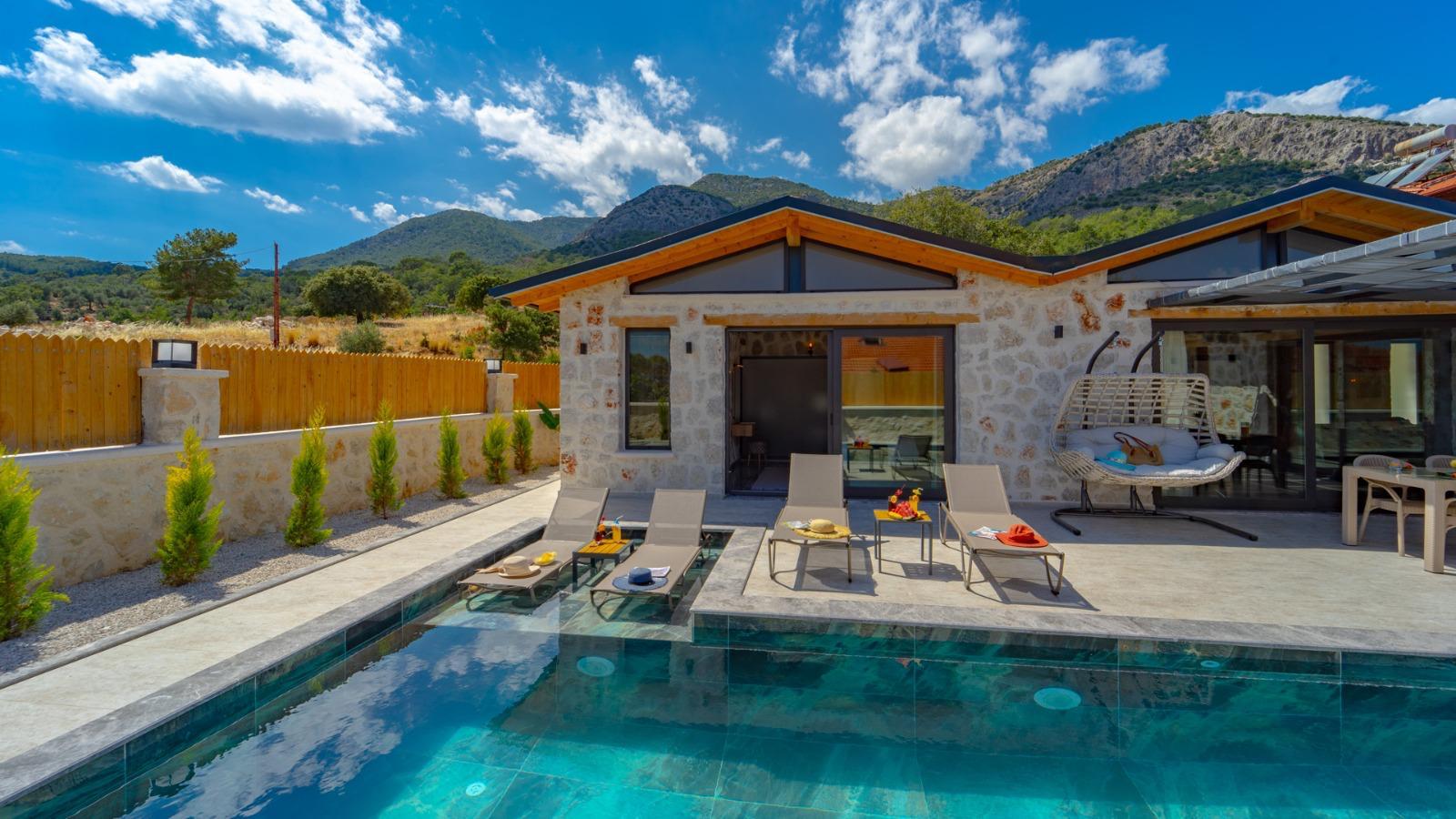 Luxury Villa with Private Pool — 4
