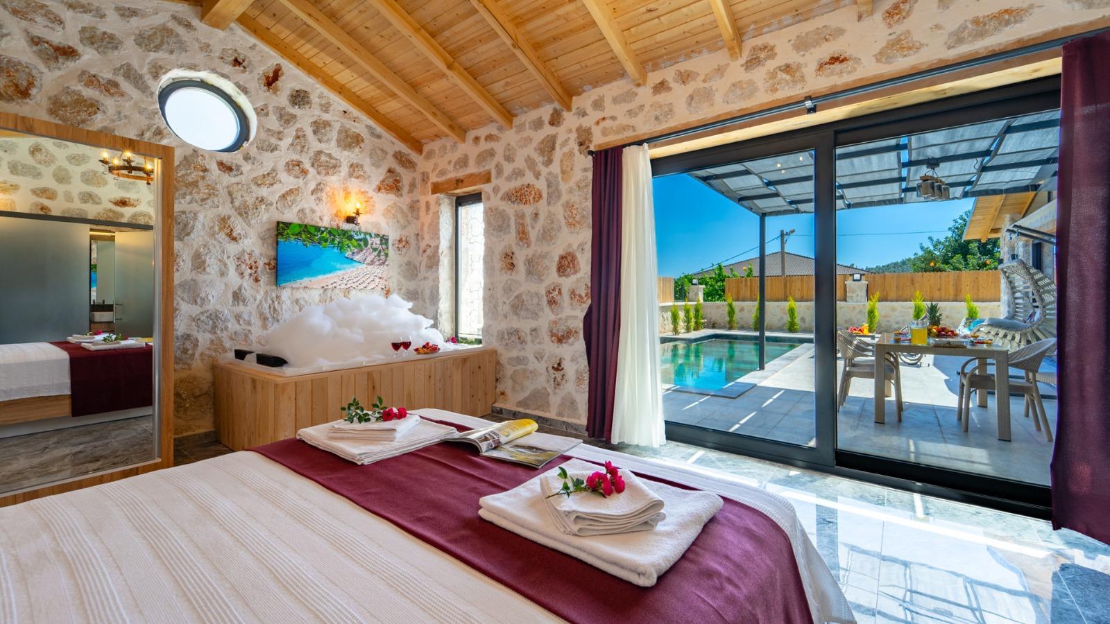 Luxury Villa with Private Pool — 10