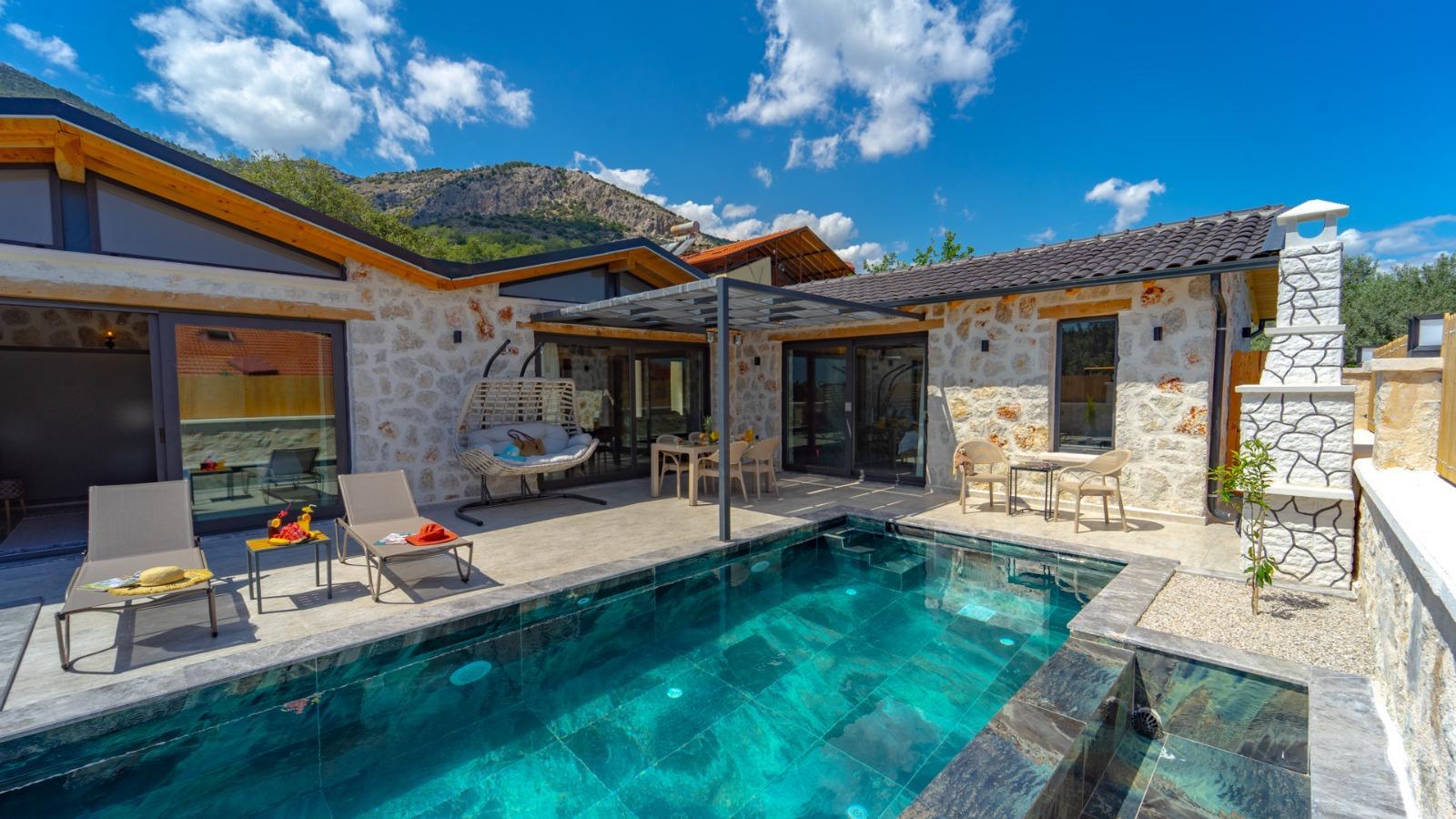 Luxury Villa with Private Pool — 18
