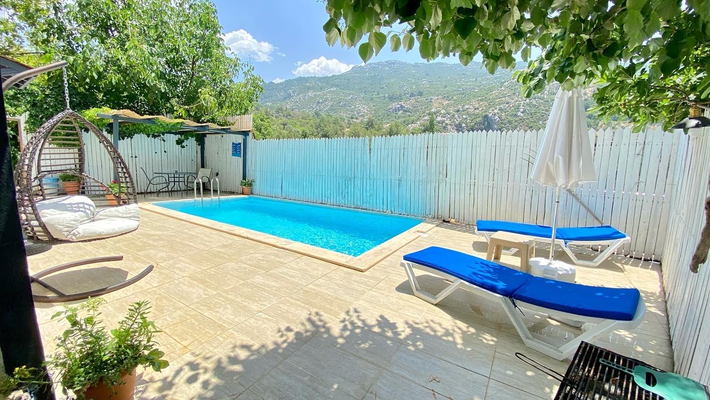 Luxury Villa with Private Pool and Jacuzzi — 5