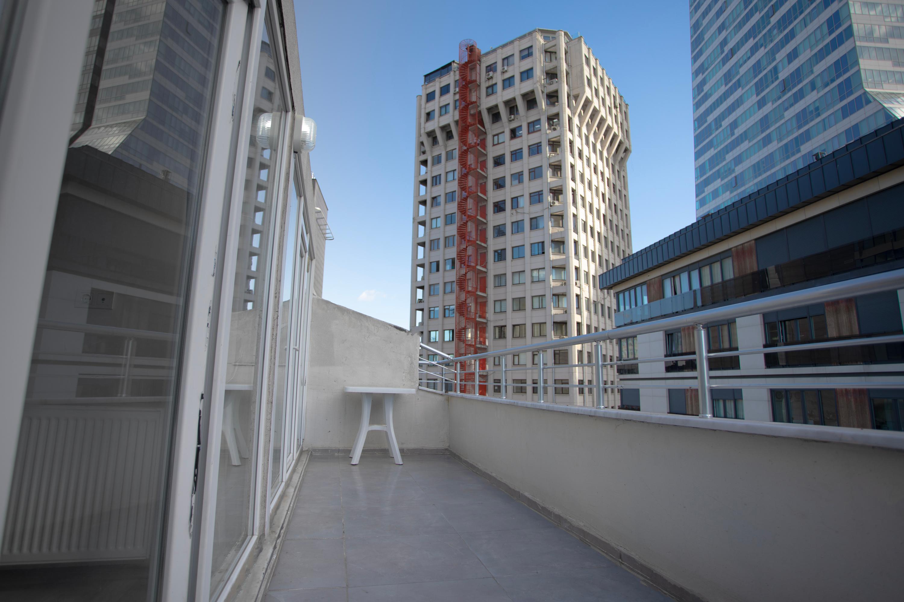 1+1 Apartment in Prime Location — 4