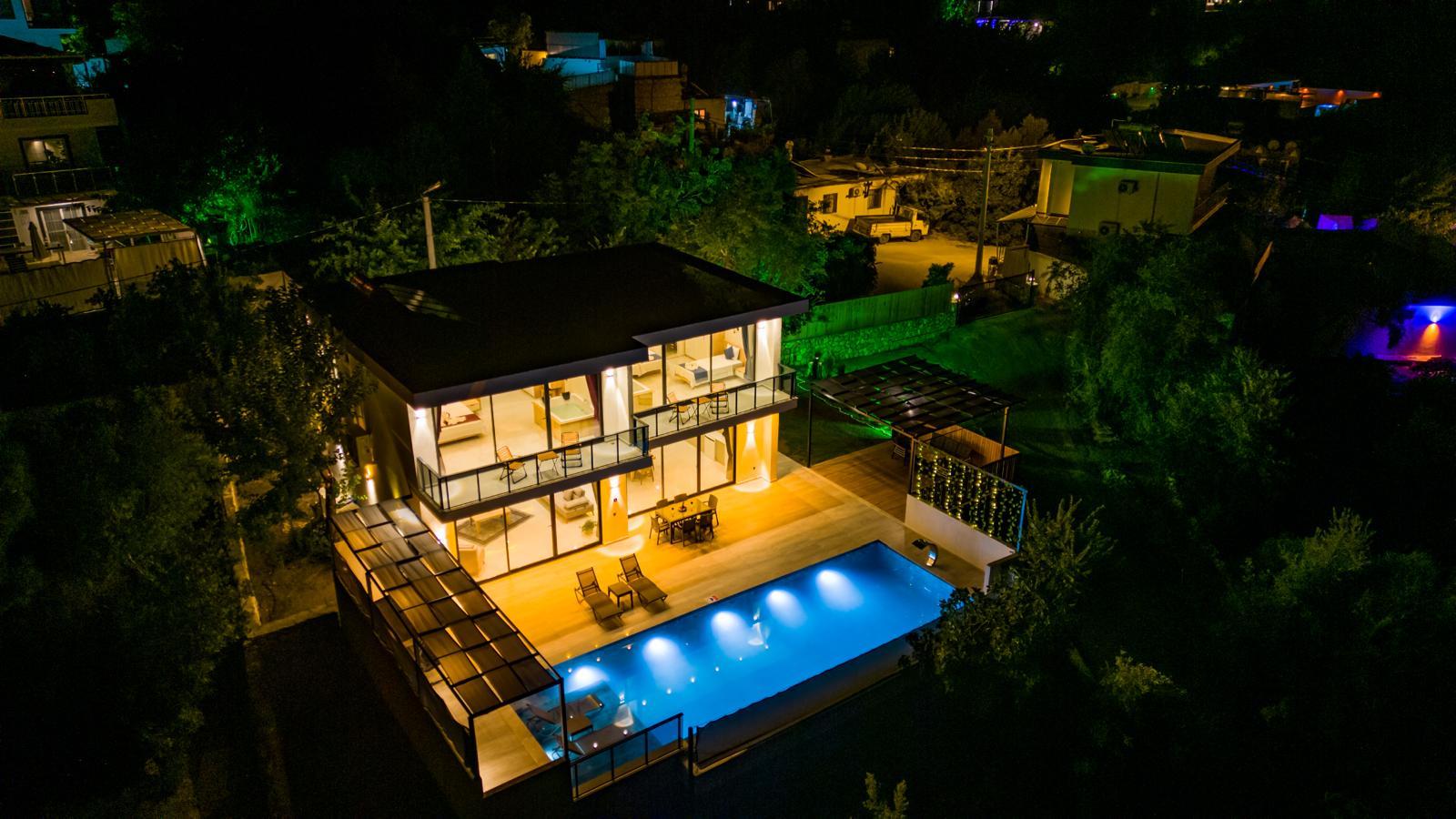 In the Heart of Nature with Pool and Sauna — 5
