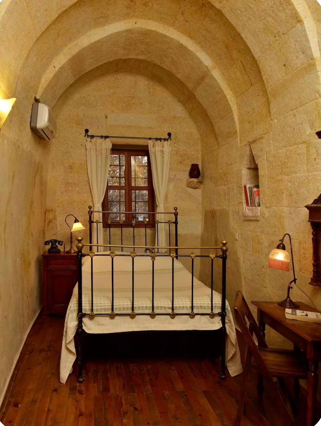 Labyrinth Cave House — 3