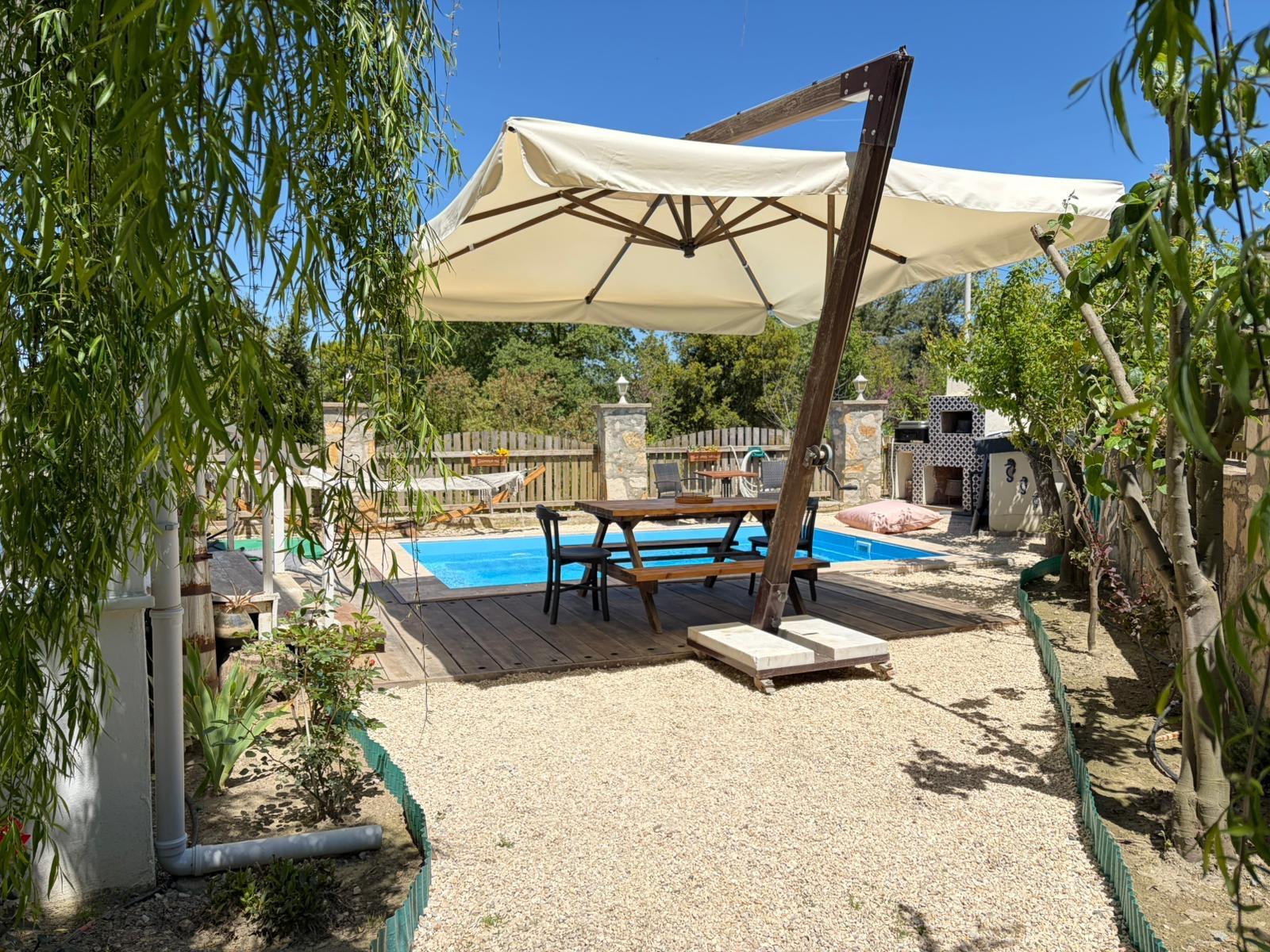Doğanın içinde havuzlu villa — 4