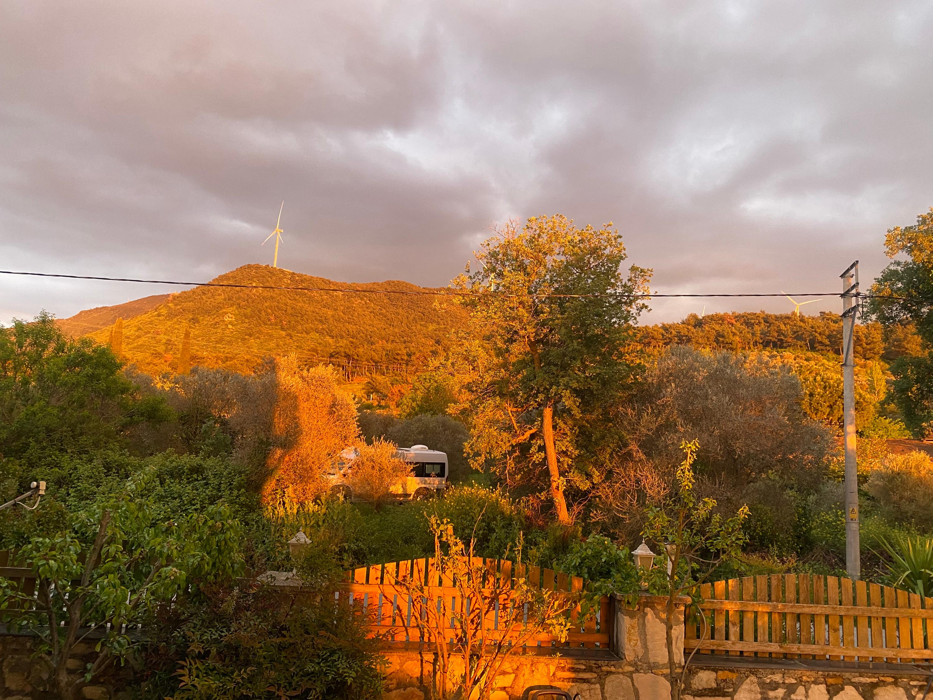 Doğanın içinde havuzlu villa — 2