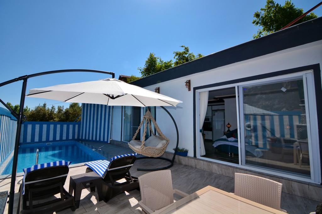 Luxury Villa with Private Pool and Jacuzzi — 10