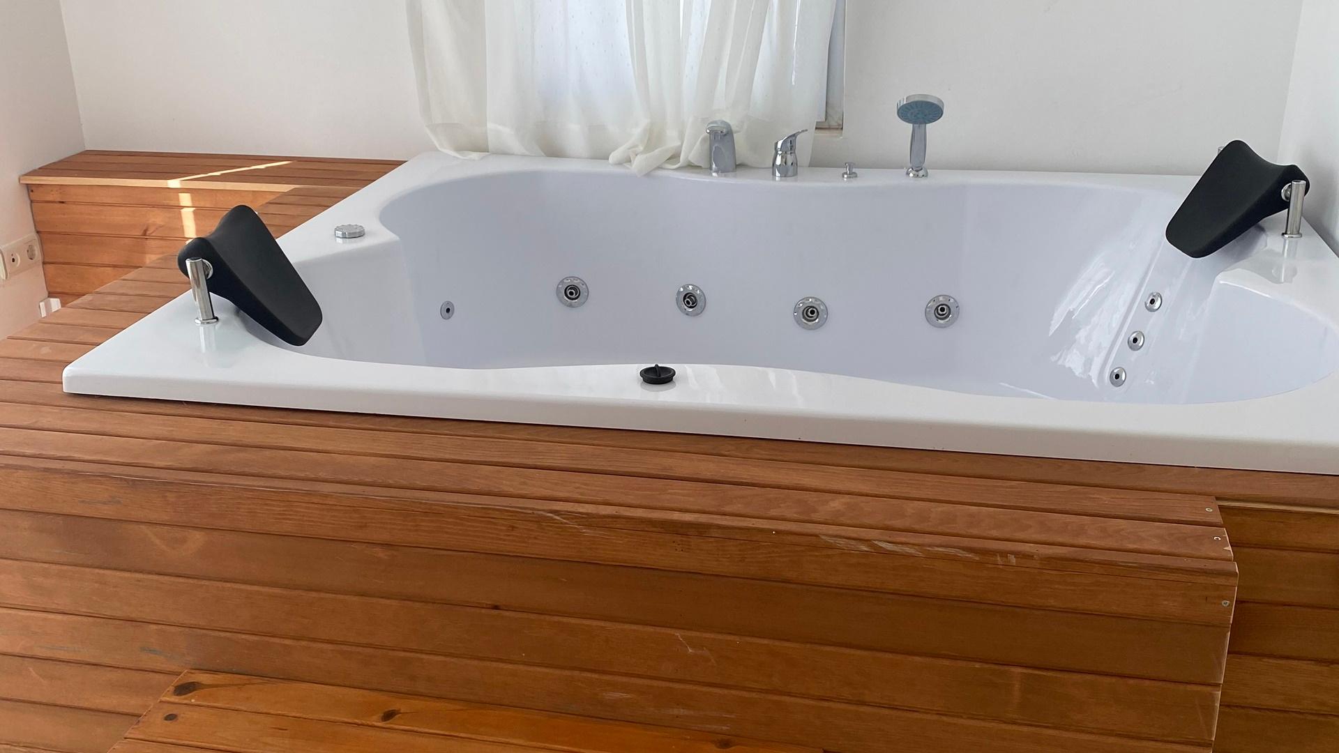 3+1 FULL SEA VIEW FOR 6 GUESTS — 5
