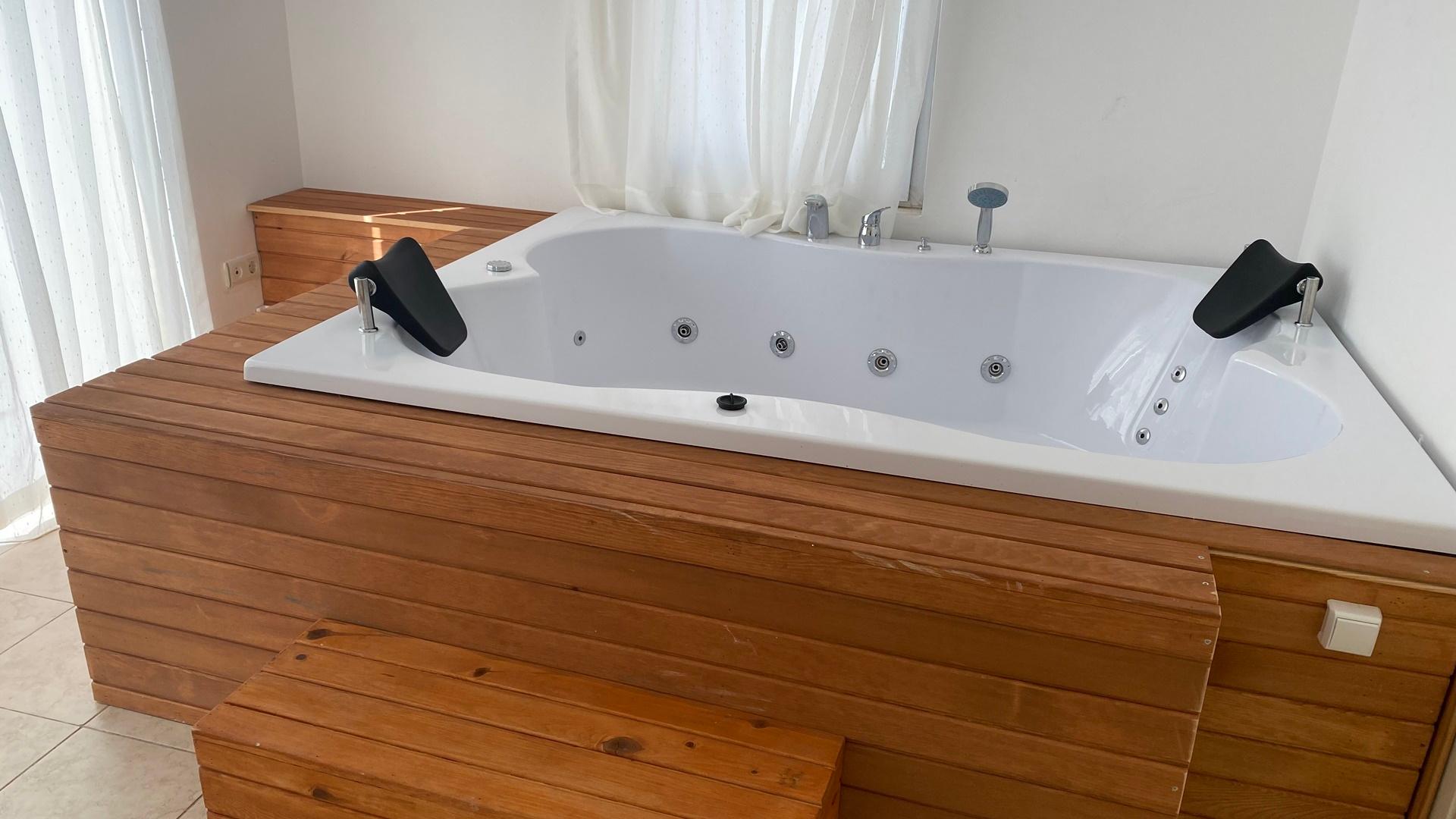 3+1 FULL SEA VIEW FOR 6 GUESTS — 4
