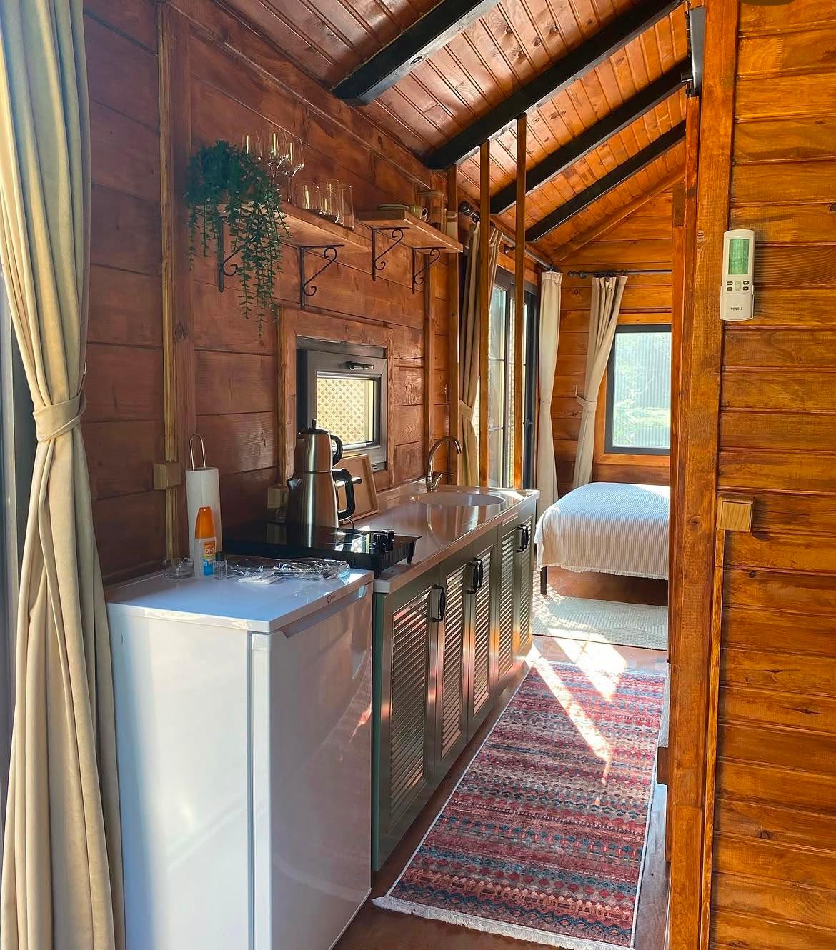 Nature's Peaceful Bungalow — 9