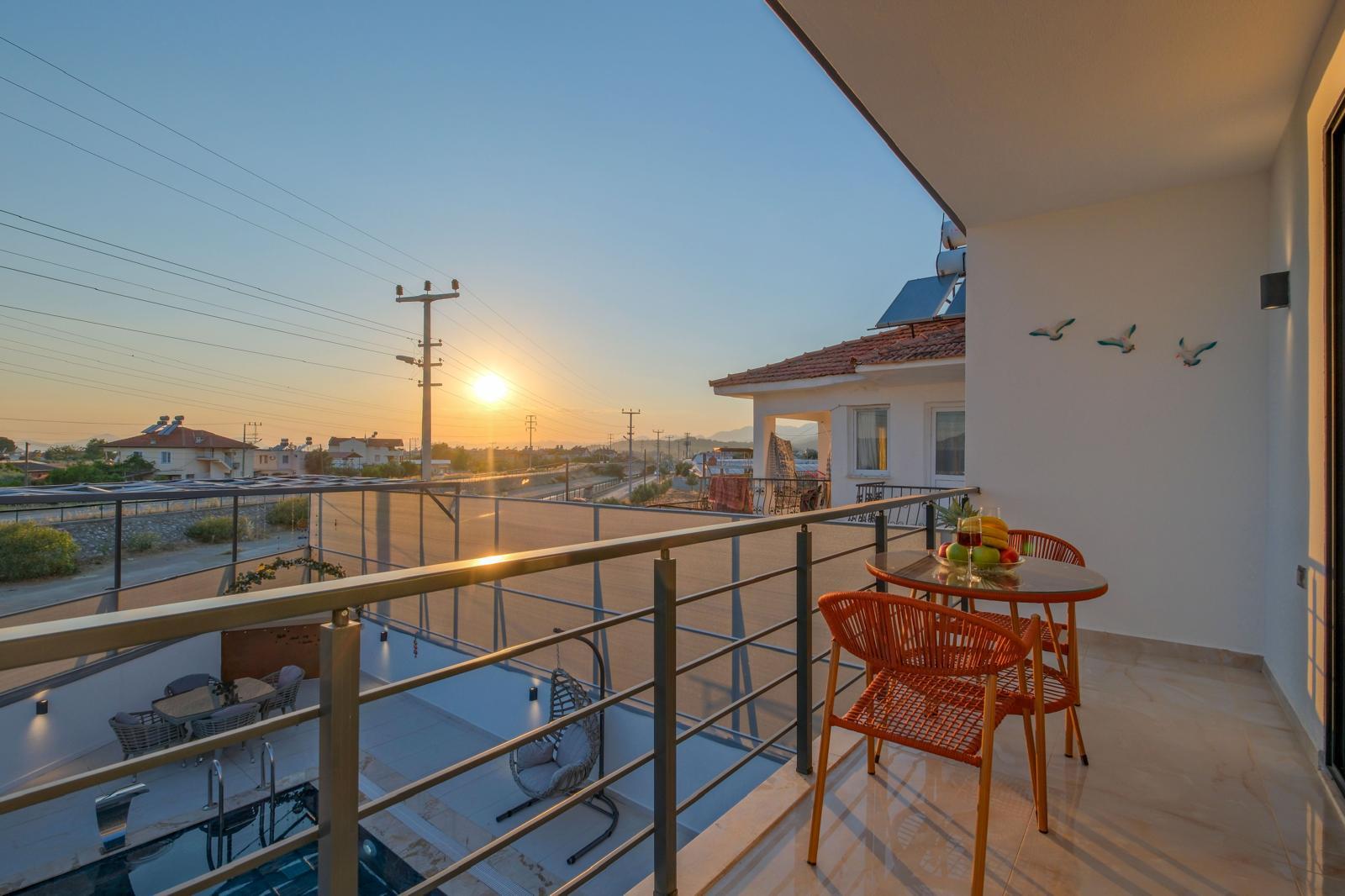 Balcony with Unique Fethiye Lights and Amazing Sunset — 31