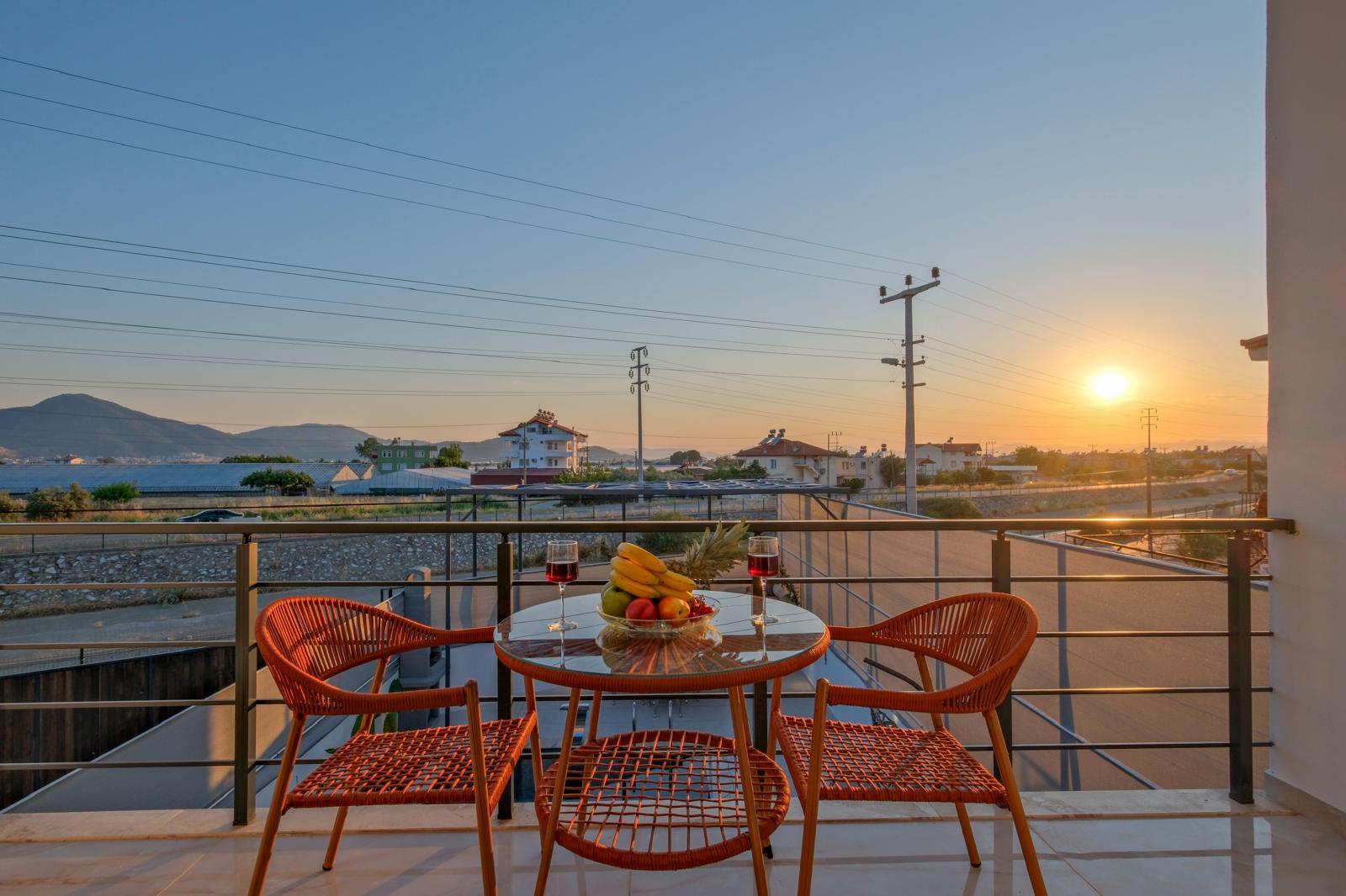 Balcony with Unique Fethiye Lights and Amazing Sunset — 20