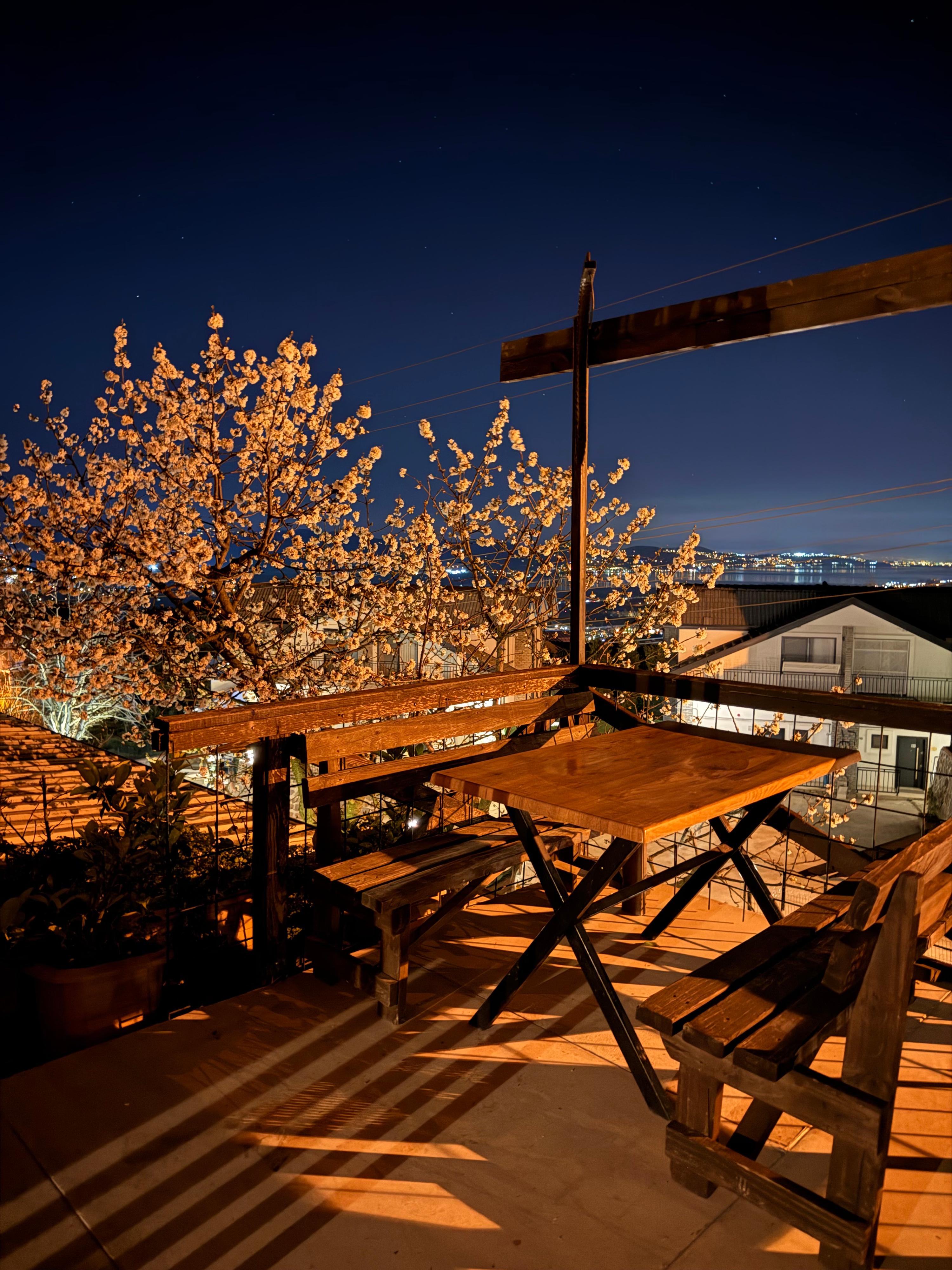 Bohemian Suite with Lake View — 13
