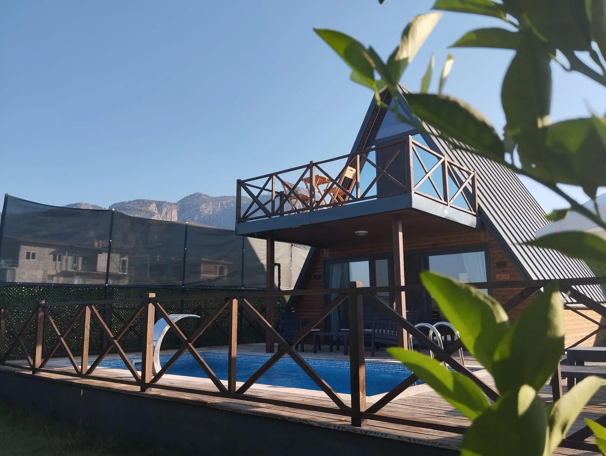 Elegant Bungalow with Private Pool — 15