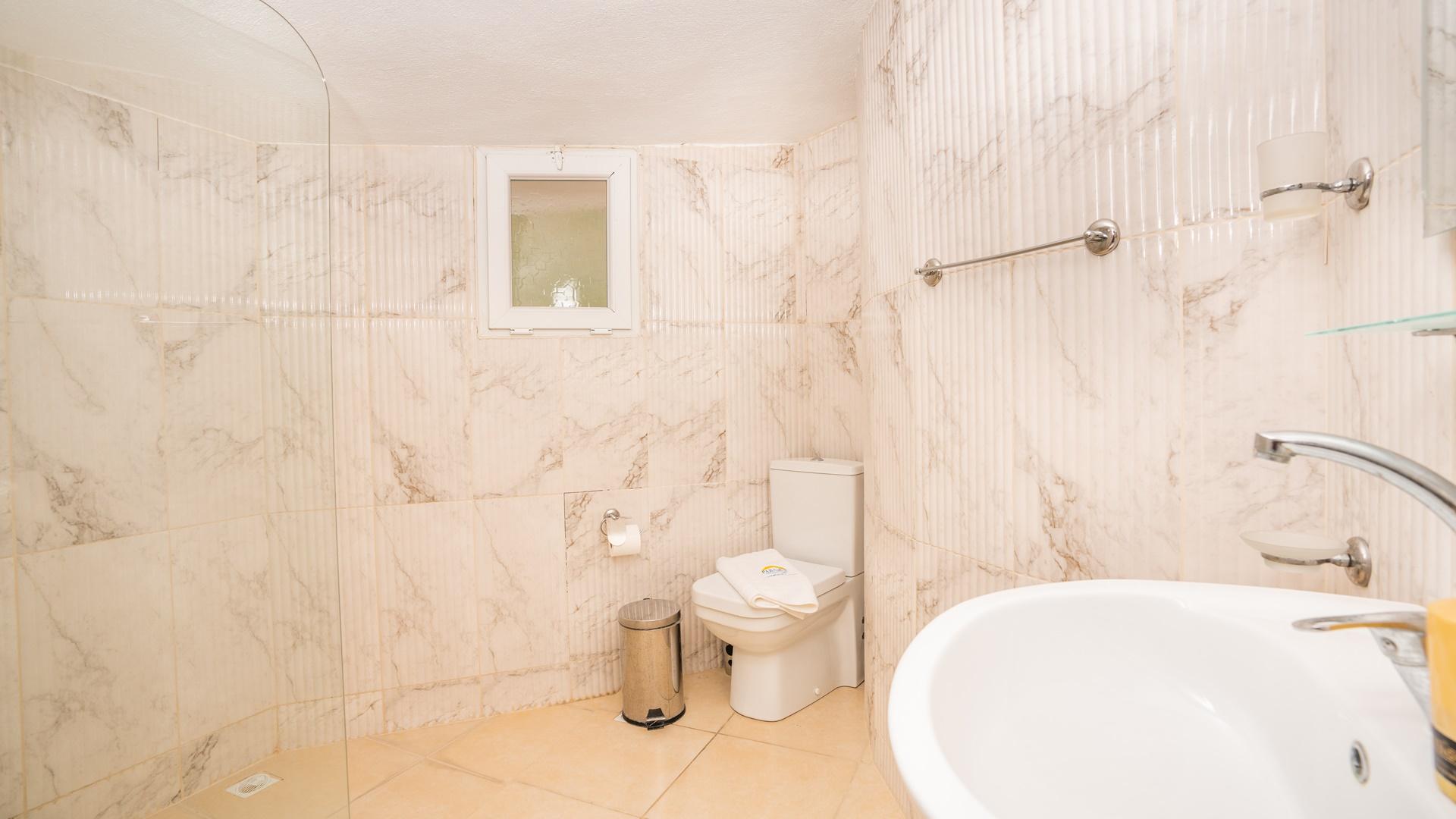4+2 FULL SEA VIEW FOR 8 GUESTS — 23