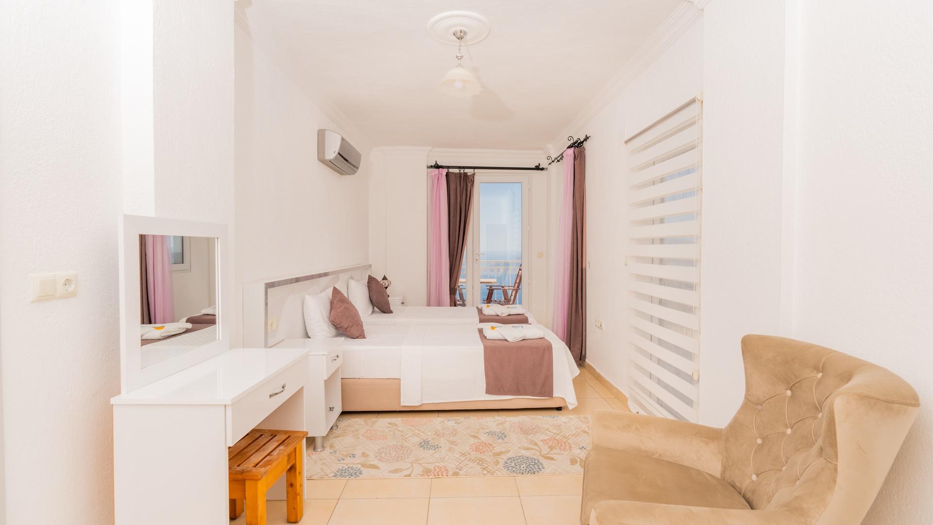 4+2 FULL SEA VIEW FOR 8 GUESTS — 8