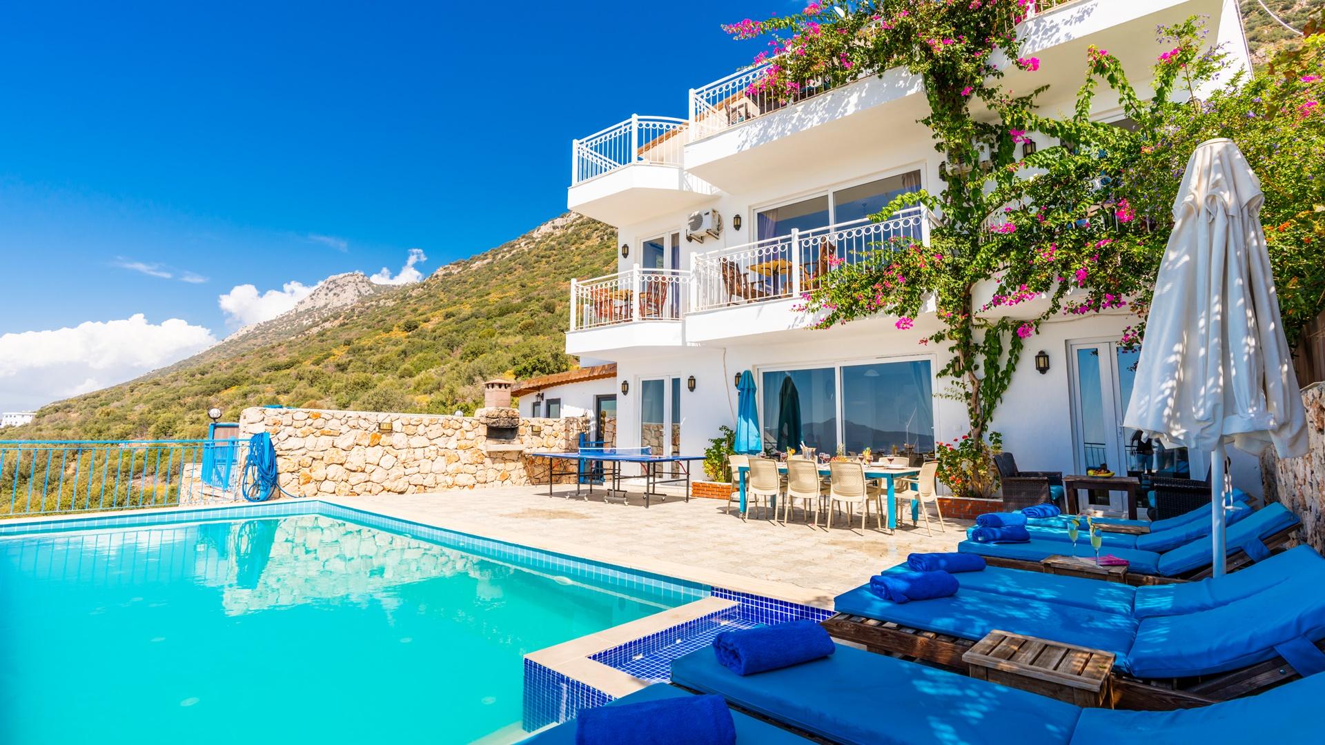 4+2 FULL SEA VIEW FOR 8 GUESTS — 6