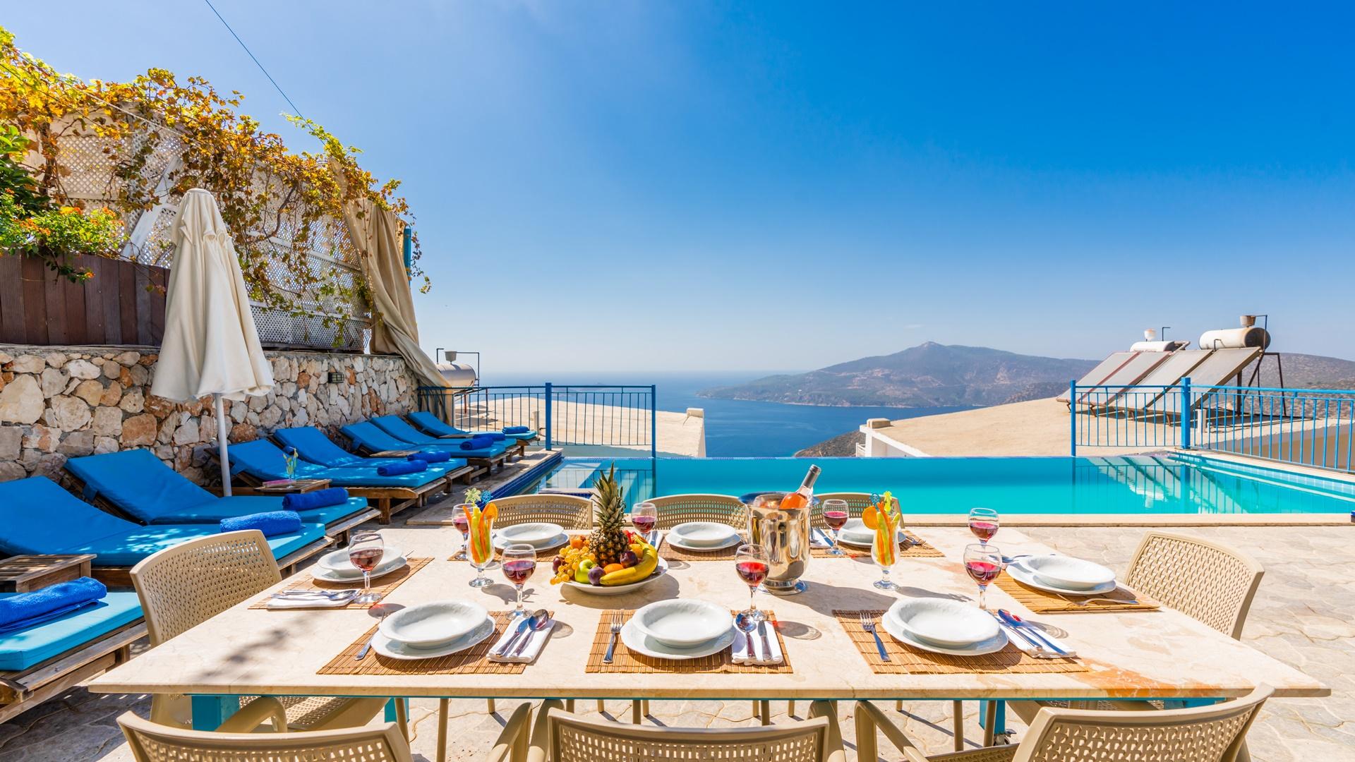 4+2 FULL SEA VIEW FOR 8 GUESTS — 3
