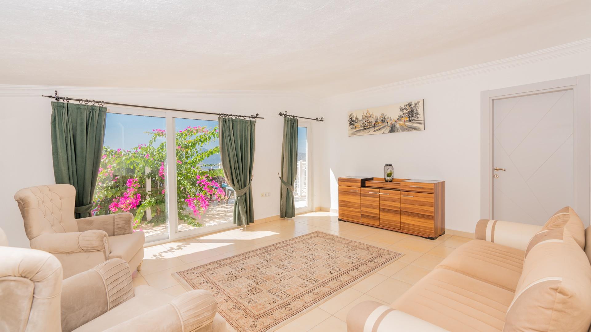 4+2 FULL SEA VIEW FOR 8 GUESTS — 24