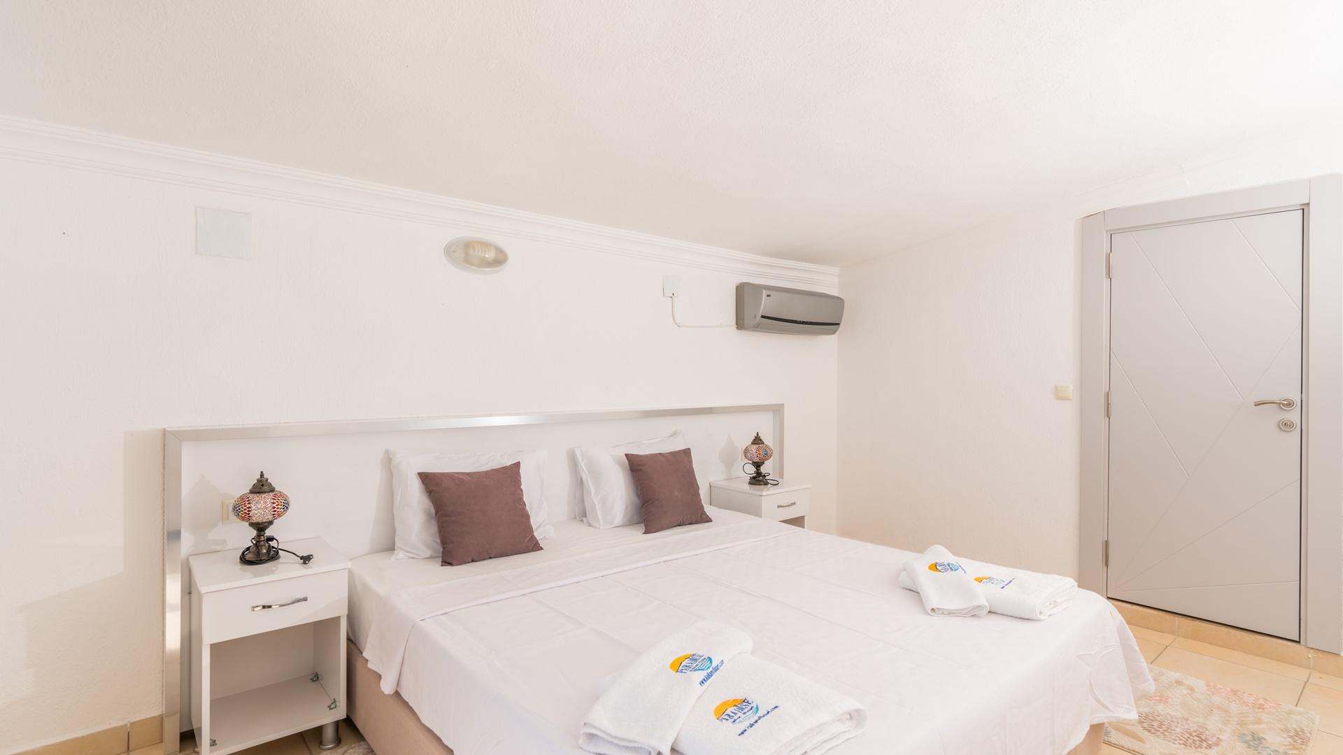 4+2 FULL SEA VIEW FOR 8 GUESTS — 22