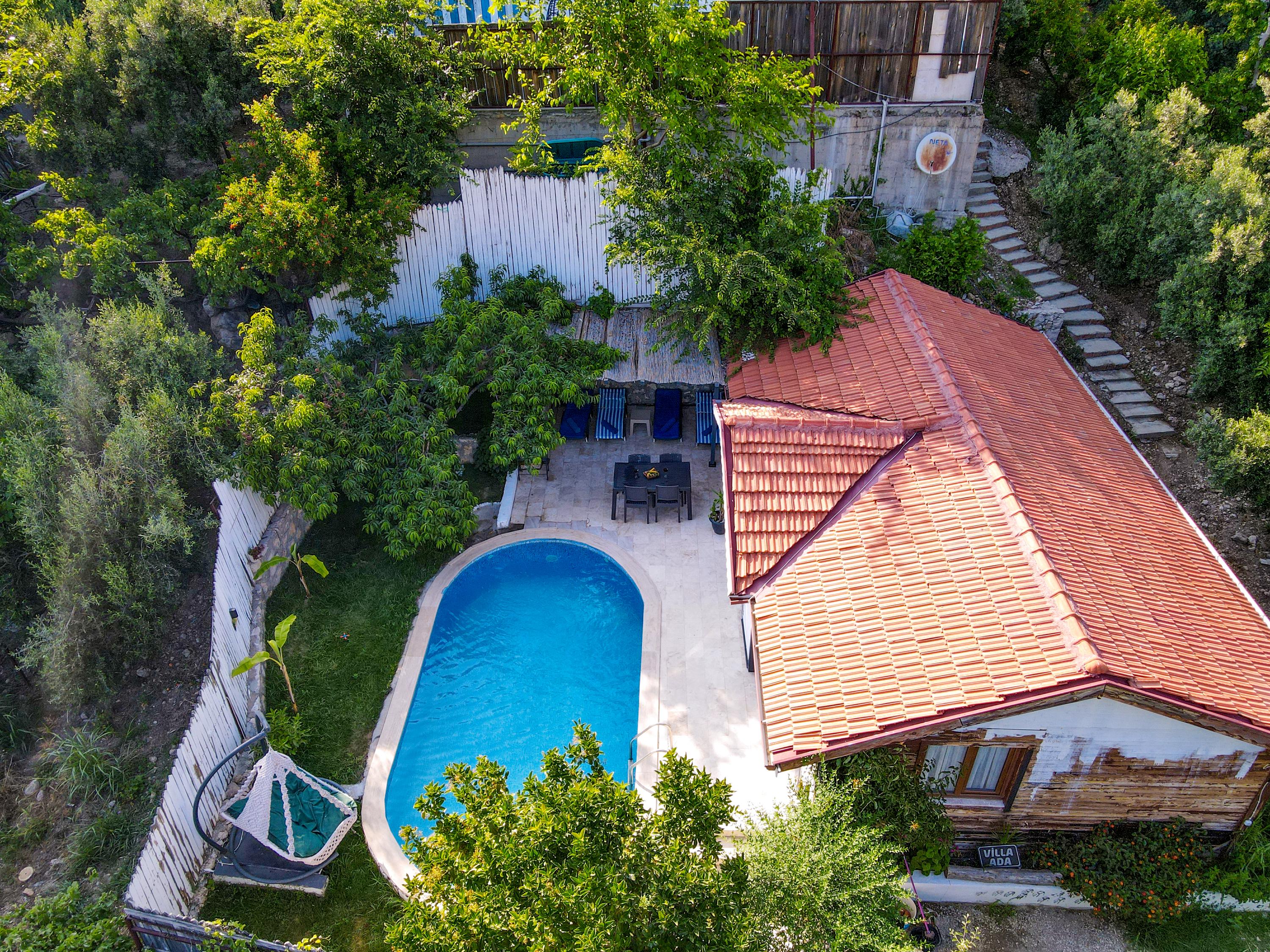 Luxury Villa with Pool and Jacuzzi for a Perfect Vacation