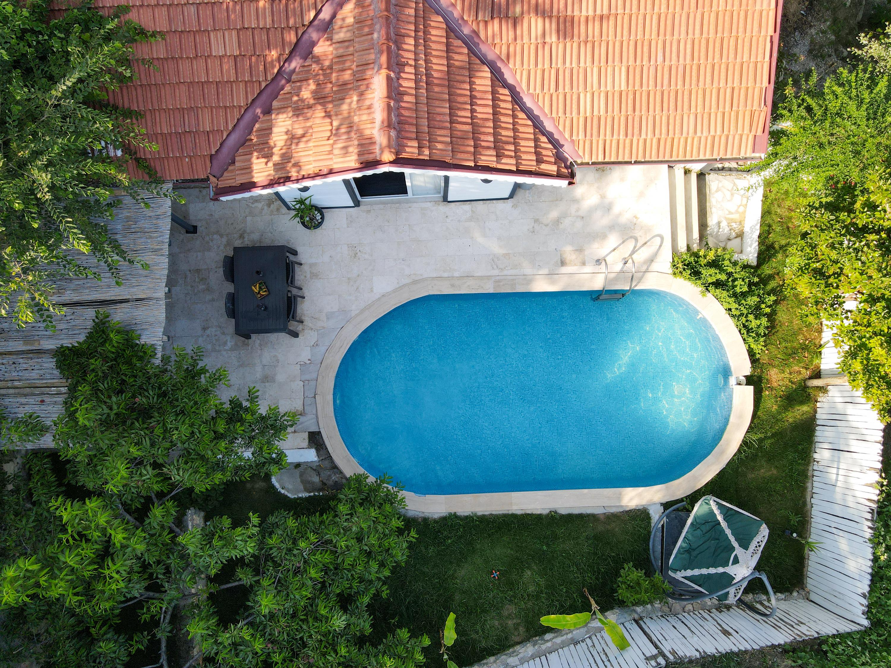 Luxury Villa with Pool and Jacuzzi for a Perfect Vacation — 8