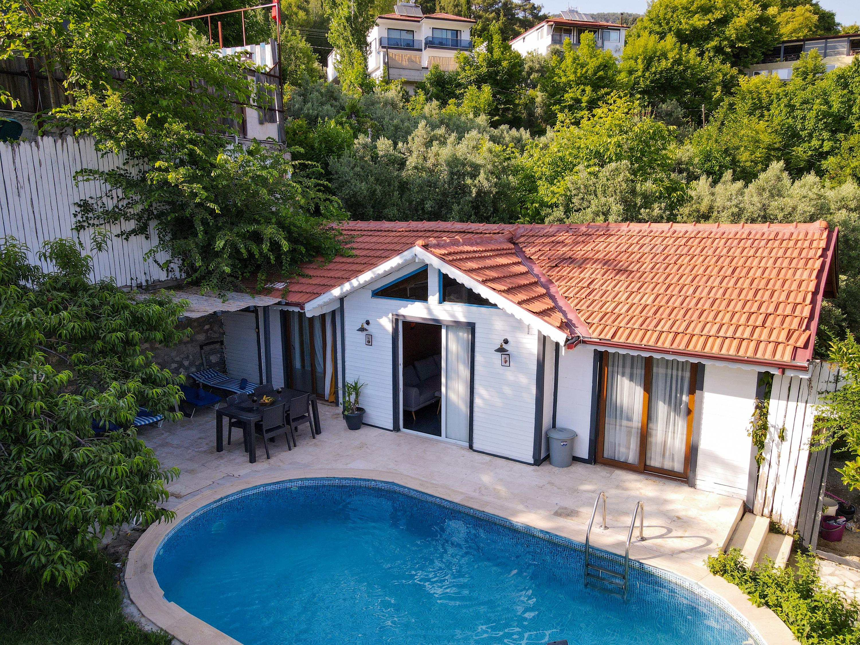 Luxury Villa with Pool and Jacuzzi for a Perfect Vacation — 6