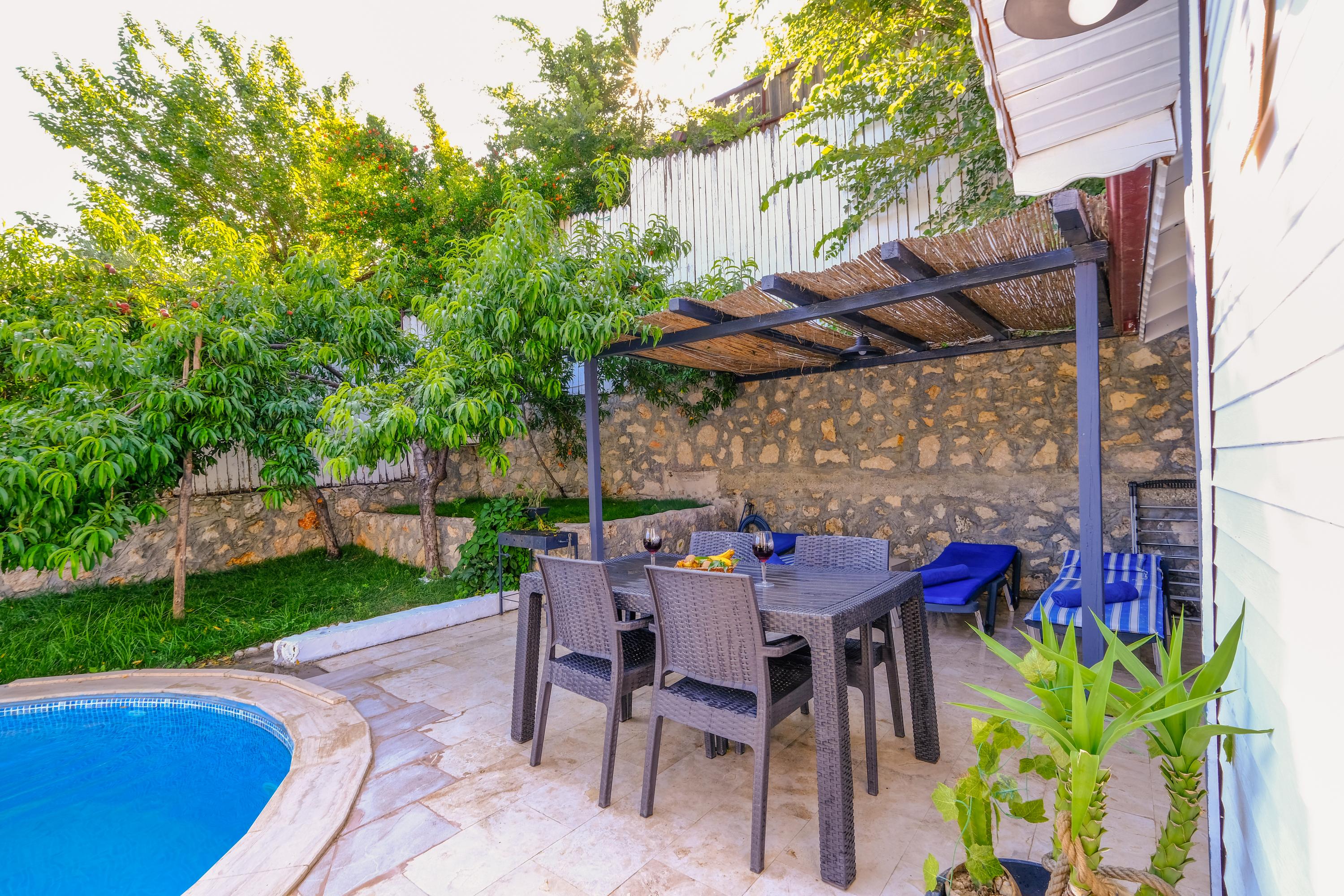 Luxury Villa with Pool and Jacuzzi for a Perfect Vacation — 16