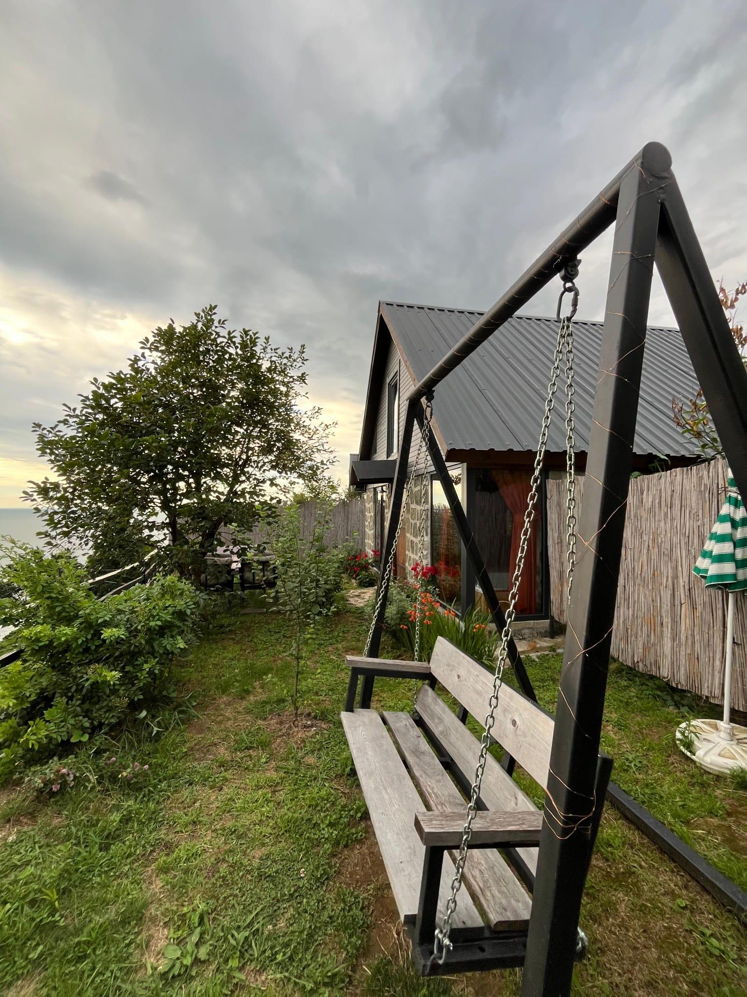 Bungalow with Jacuzzi and Fireplace — 4