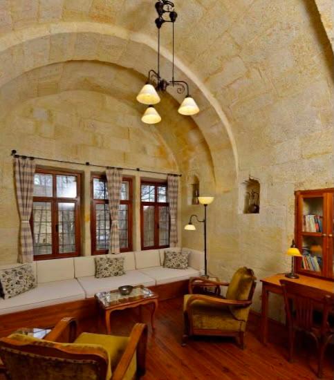 Luxury Stone Arch House — 5