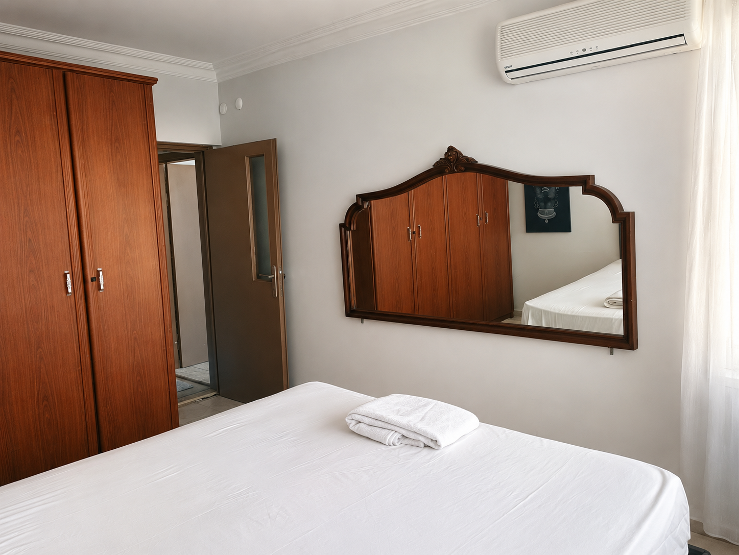 9 km to Airport, 2 km to Beach for 8 Guests — 19