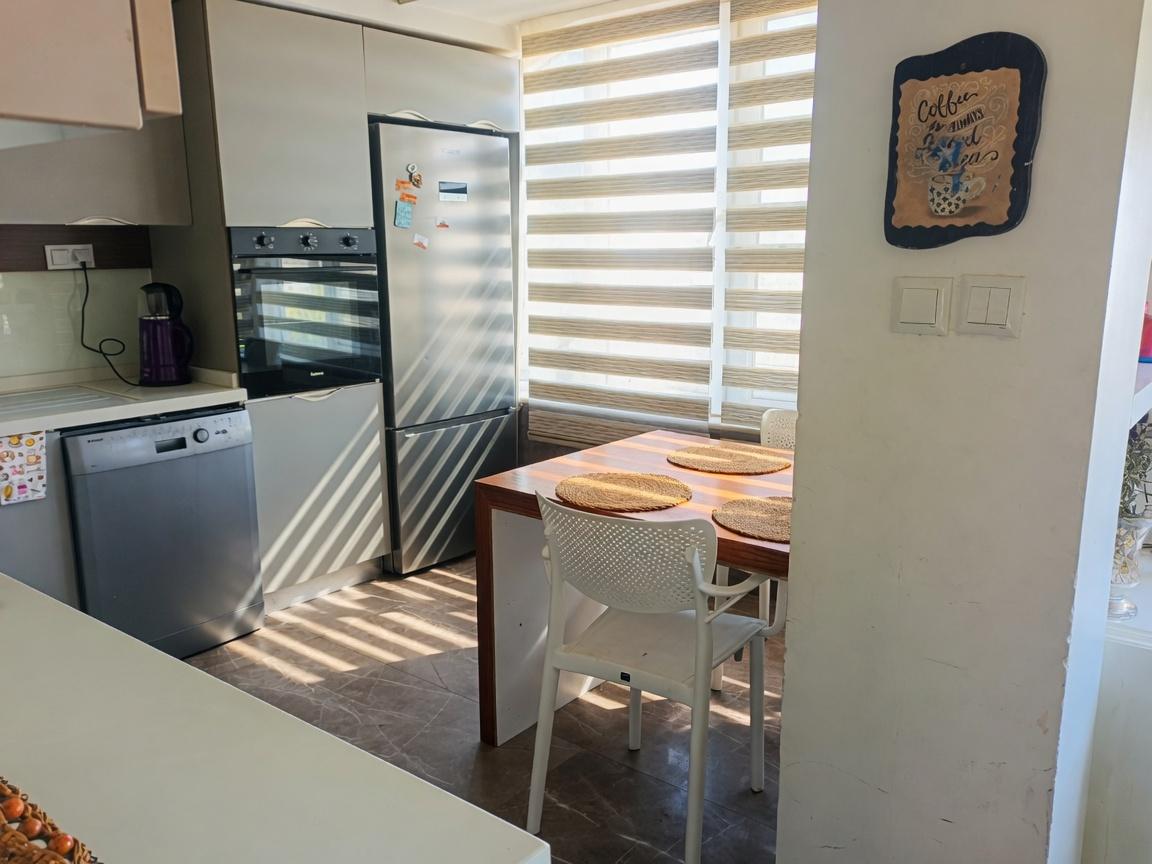 9 km to Airport, 2 km to Beach for 8 Guests — 13