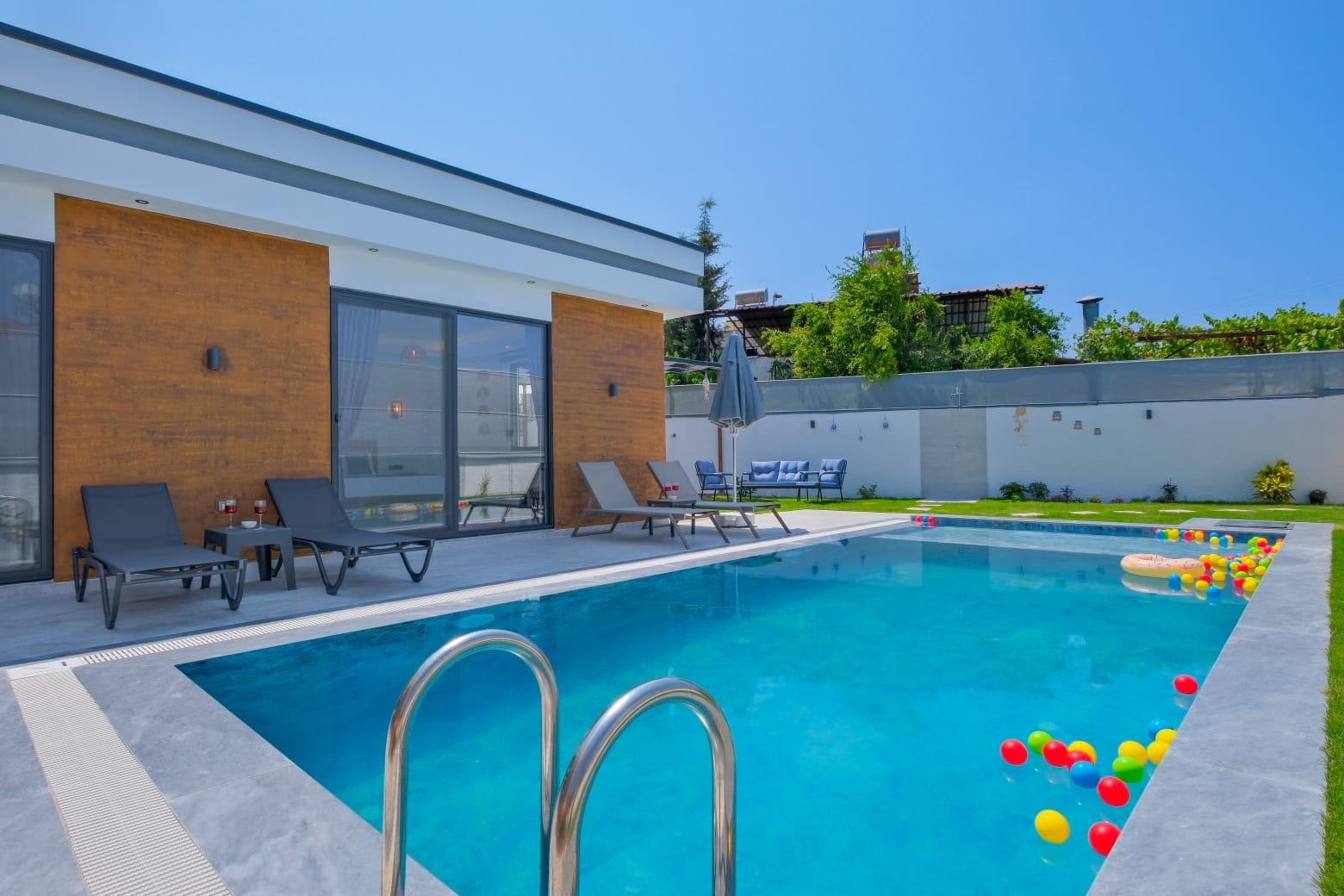 Private Pool Villa for a Peaceful Holiday — 9