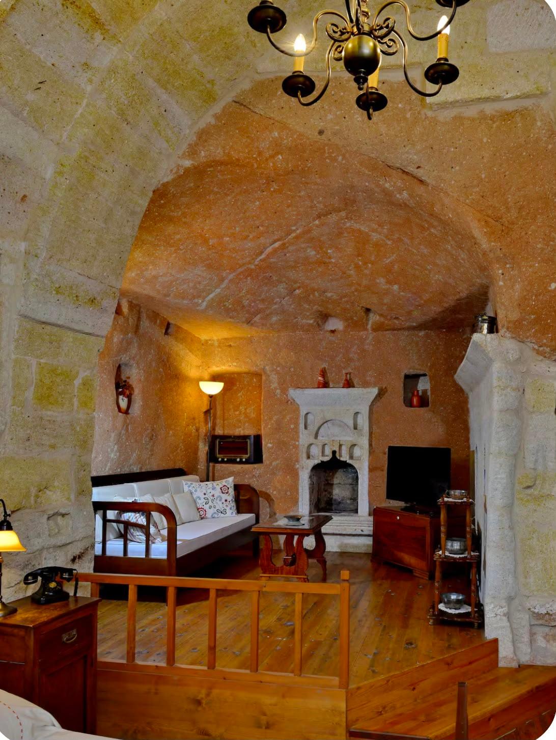 Hideaway Cave House with Garden — 11