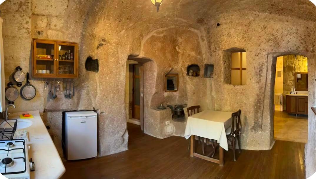 Hideaway Cave House with Garden — 5