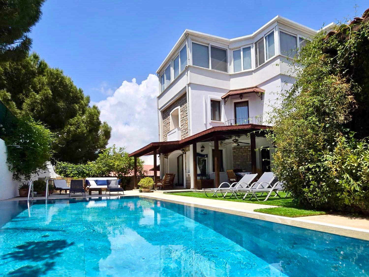 Amazing Villa with Private Pool