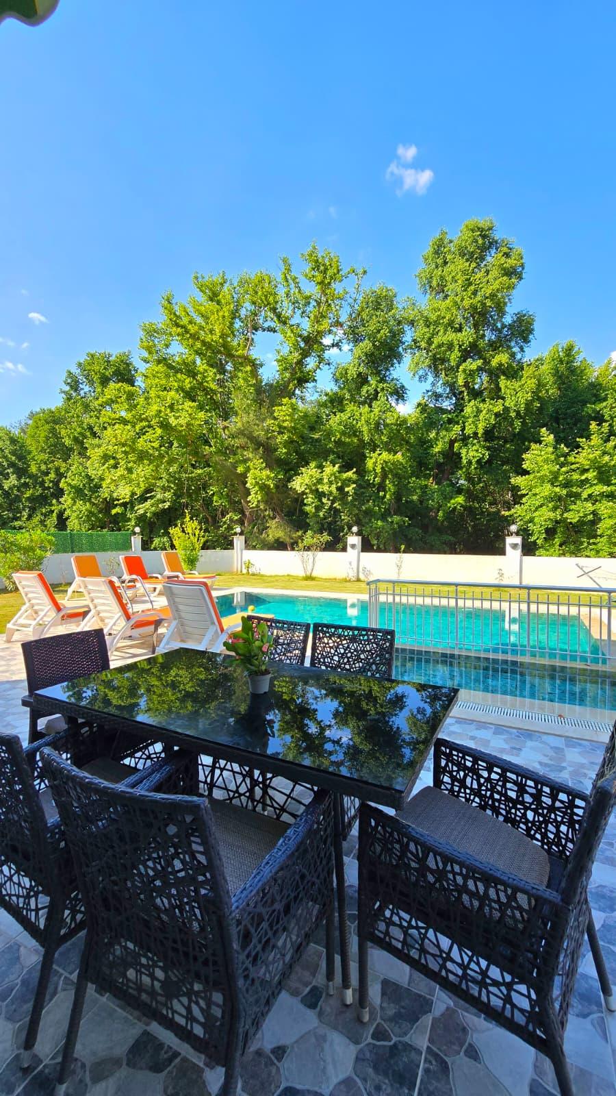 Villa with Private Pool, Garden & Sunset Views — 10