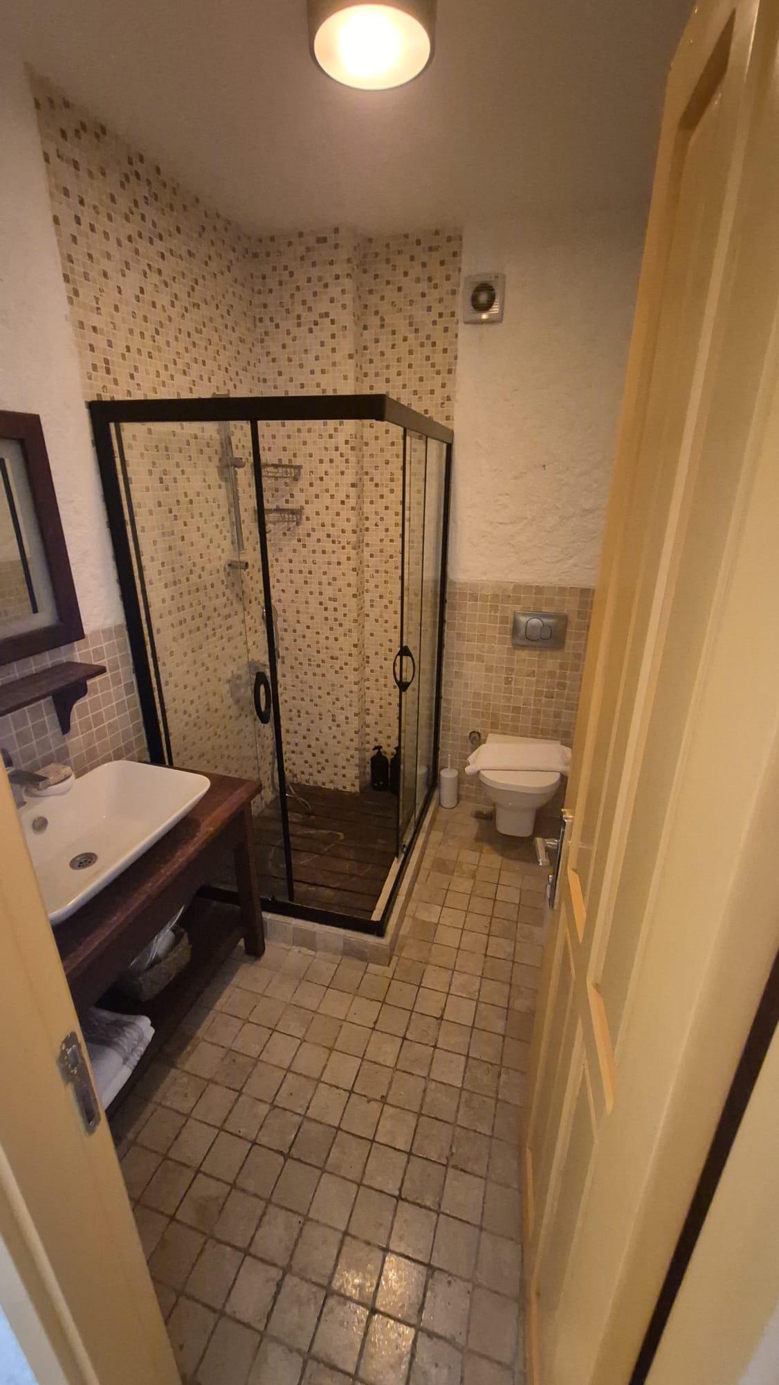 Room for 3 Guests — 6