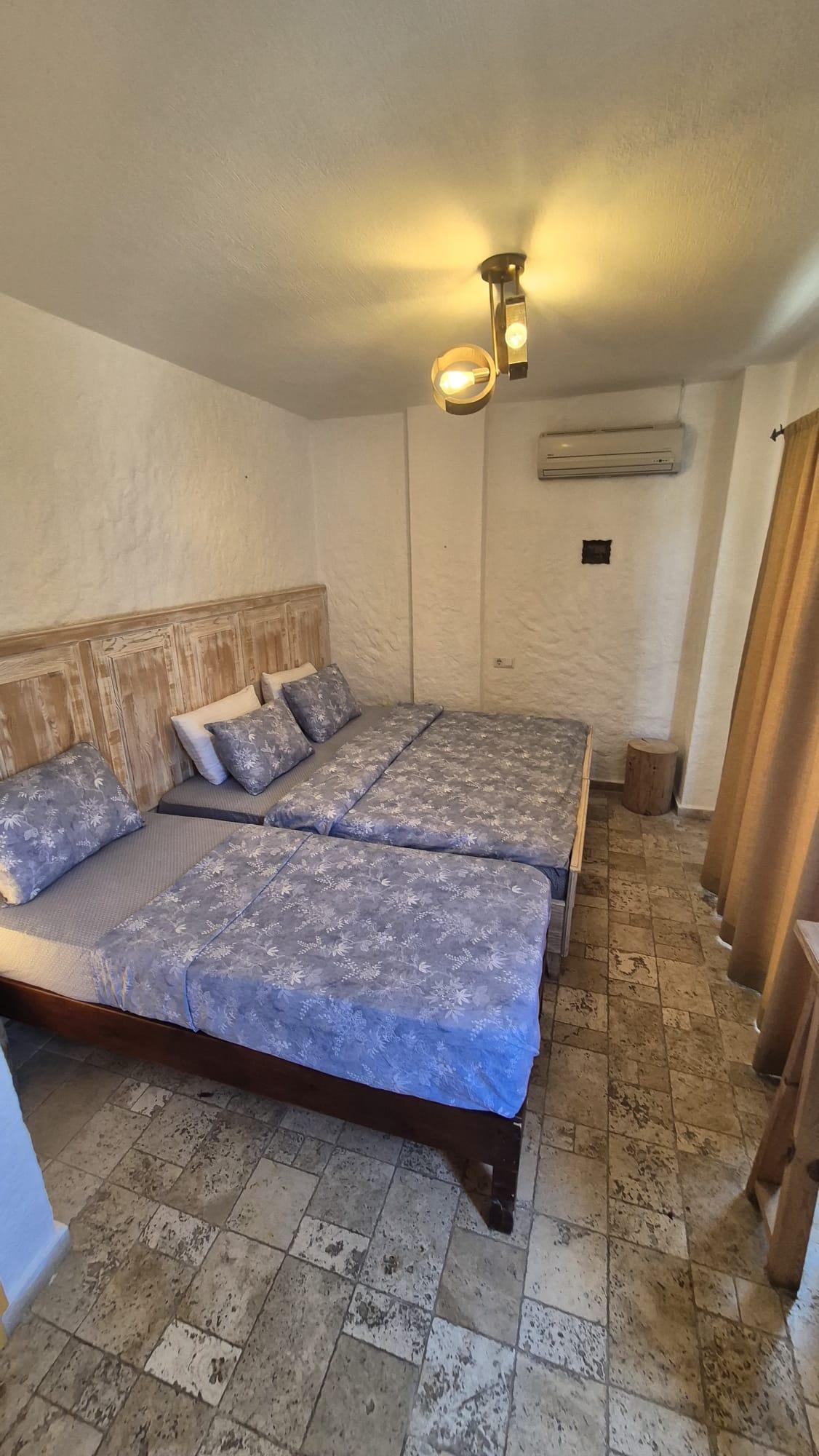 Room for 3 Guests — 3