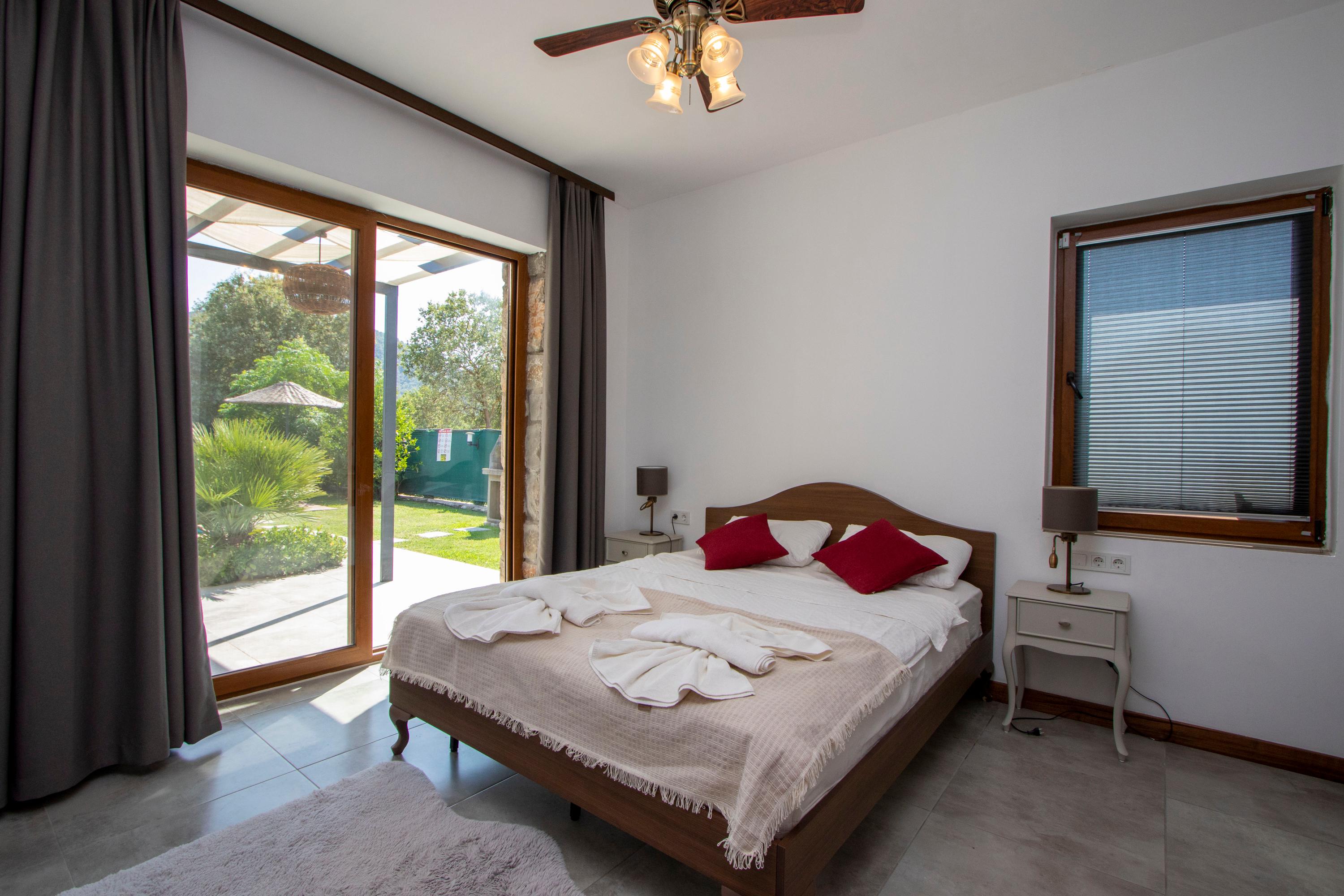 Magnificent Villa with Private Pool in the Heart of Nature — 4