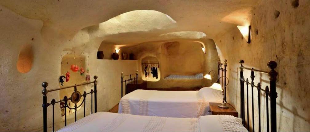 Cave-Life House — 6