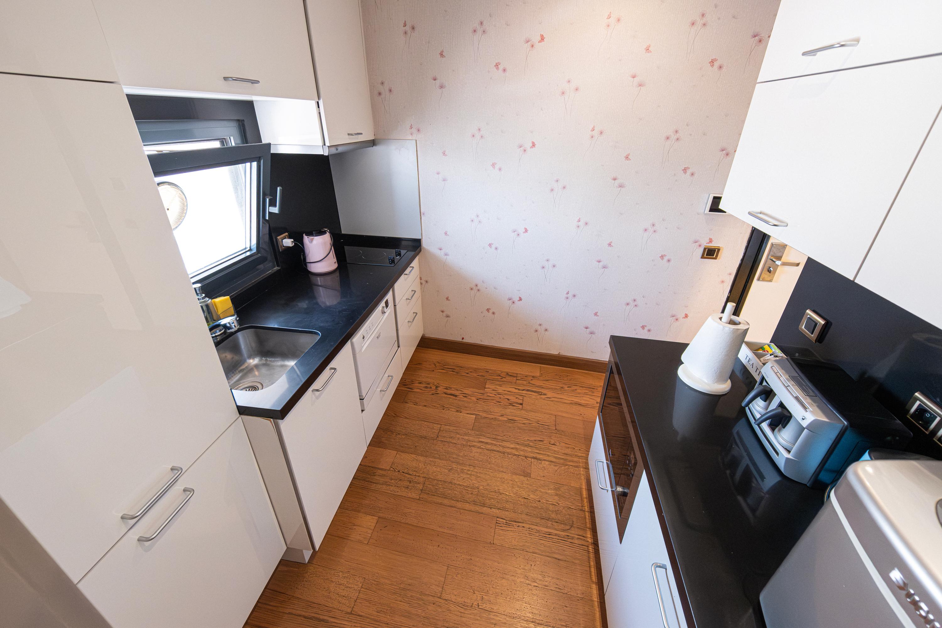 Pera Royal View – Taksim Sea King Room — 11