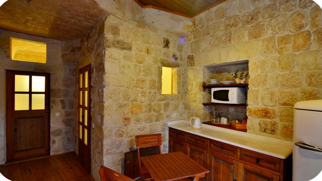 Twin Arch Cave House — 2
