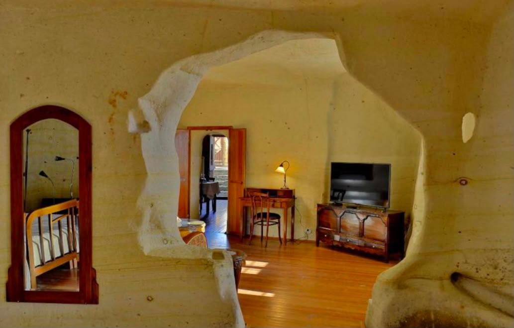Fantasy Cave House with Garden — 6