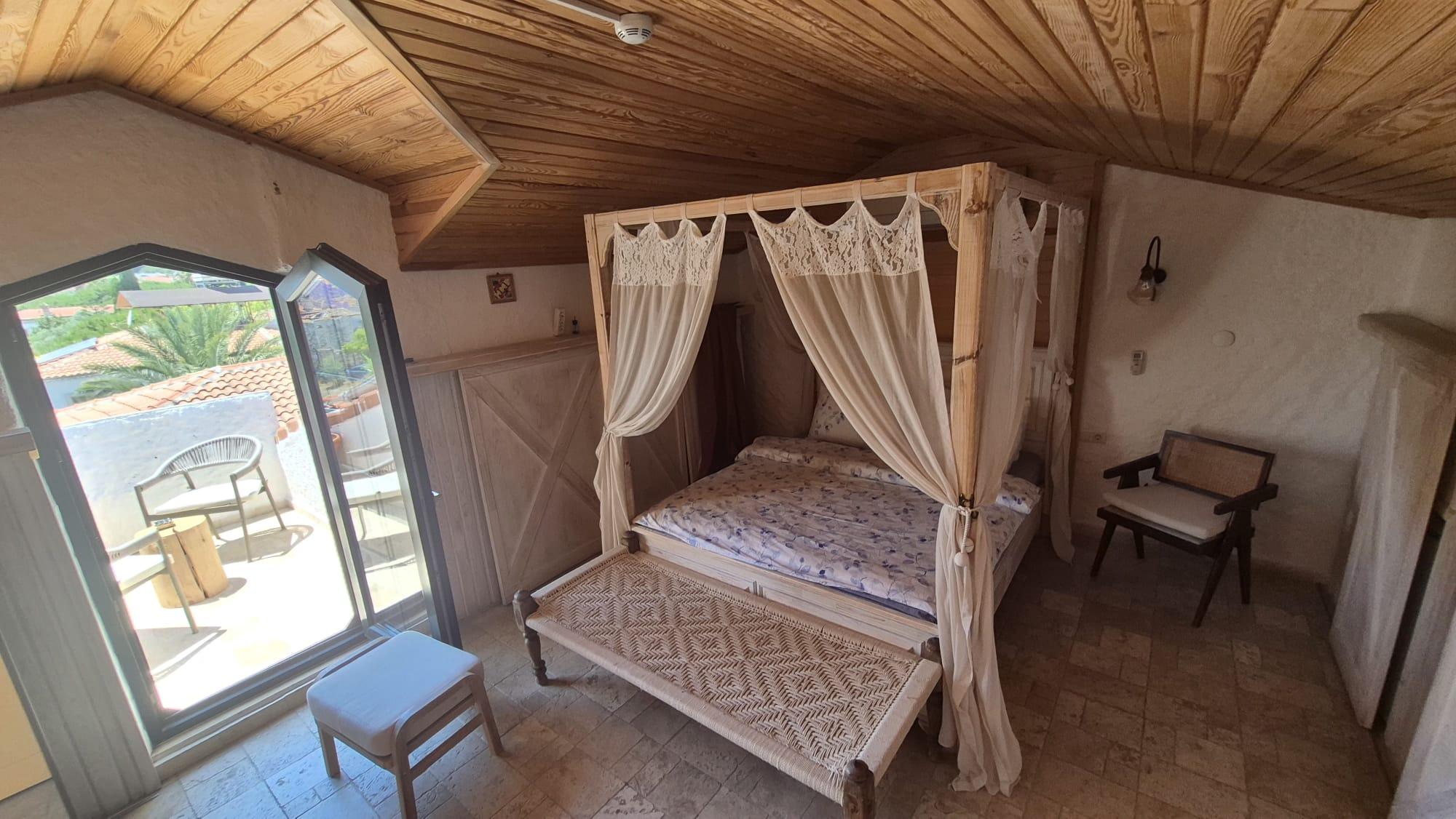 Room for 2 Guests — 8