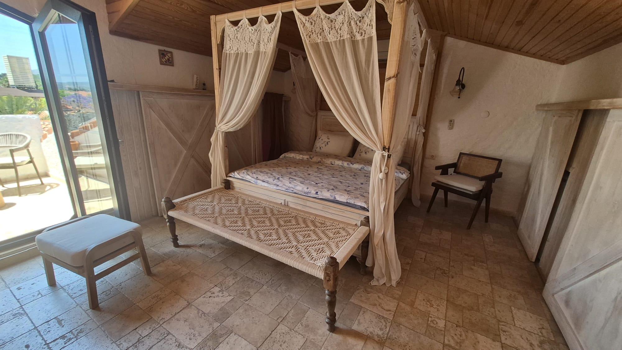 Room for 2 Guests — 5